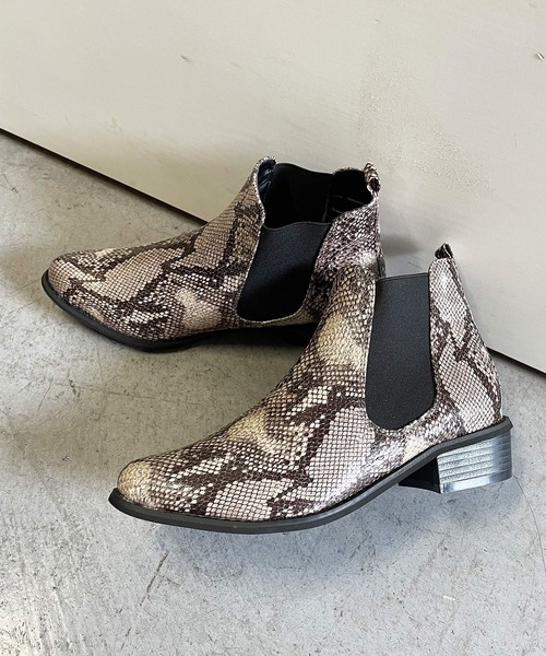 shopnikoniko（ショップニコニコ）の「サイドゴアブーツ ショートブーツ（ブーツ・レディース・ブラック/ブラック系その他/キャメル/グレイッシュベージュ/ダークブラウン/パイソン/ブラック系その他2/ダークブラウン系1・SS/S/M/L/LL/3L/4L）」の9枚目の写真