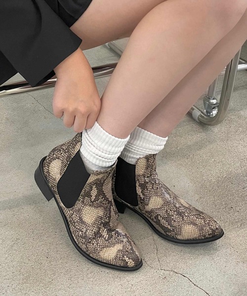 shopnikoniko（ショップニコニコ）の「サイドゴアブーツ ショートブーツ（ブーツ・レディース・ブラック/ブラック系その他/キャメル/グレイッシュベージュ/ダークブラウン/パイソン/ブラック系その他2/ダークブラウン系1・SS/S/M/L/LL/3L/4L）」の20枚目の写真