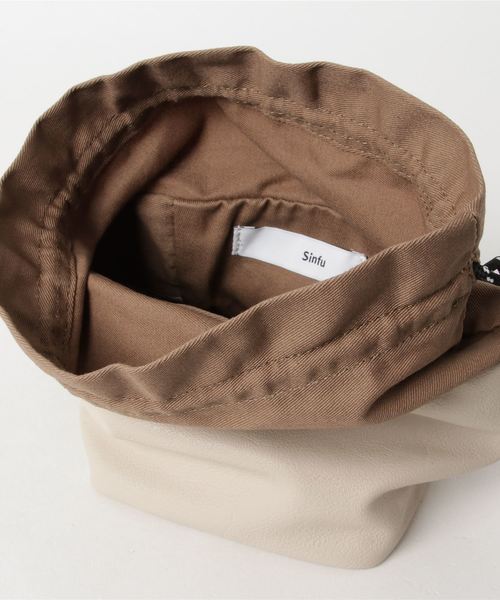 Sinfu（シンフ）の「【Sinfu/シンフ】fakeleather cube mini shoulder/フェイクレザーキューブミニショルダー（ショルダーバッグ・メンズ・ブラック/シルバー/オレンジ/ブロンズ/ライトベージュ・FREE）」の9枚目の写真