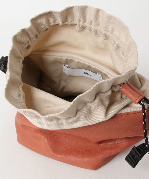 Sinfu（シンフ）の「【Sinfu/シンフ】fakeleather cube mini shoulder/フェイクレザーキューブミニショルダー（ショルダーバッグ・メンズ・ブラック/シルバー/オレンジ/ブロンズ/ライトベージュ・FREE）」の11枚目の写真