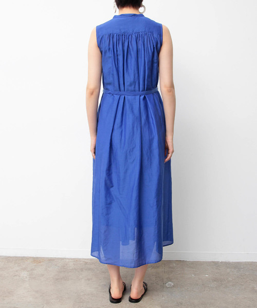 ADAM ET ROPE'（アダムエロペ）の「コットンシルクギャザーワンピース（ワンピース・レディース・ブラック/ブルー・FREE）」の15枚目の写真