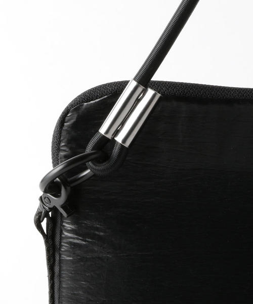 OAKLEY(オークリー)の「<OAKLEY by SAMUEL ROSS> UTILITY BAG/ミニショルダーバッグ(ショルダーバッグ・メンズ・ブラック・FREE)」の4枚目の写真