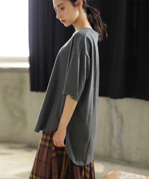 CRAFT STANDARD BOUTIQUE（クラフトスタンダードブティック）の「【追加生産】厚手裾ラウンドカットBIGTシャツ○☆（Tシャツ/カットソー・レディース・チャコールグレー/パープル/オフホワイト/カーキ・M/L）」の3枚目の写真