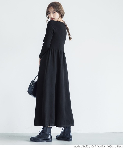 coca(coca)(コカ)の「リブ切り替えロング丈フレアニットワンピース(ワンピース・レディース・ブラック・ONE SIZE)」の4枚目の写真