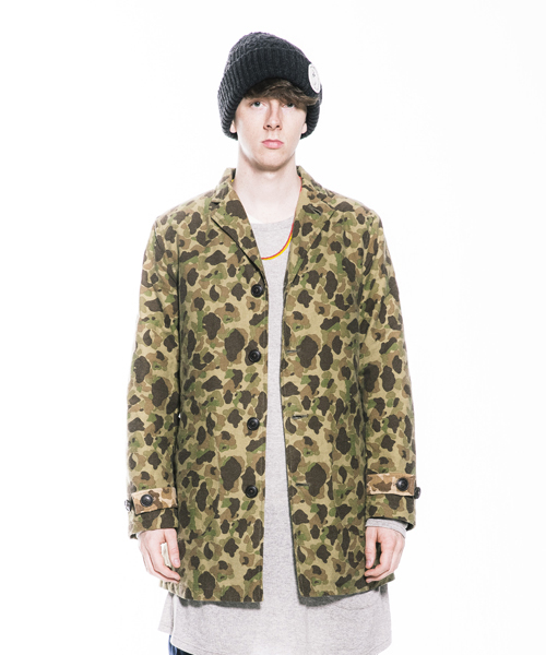 VIRGOwearworks（ヴァルゴウェアワークス）の「CAMO SHOP COAT（カバーオール・メンズ・ベージュ/カーキ・2/3/4）」の2枚目の写真