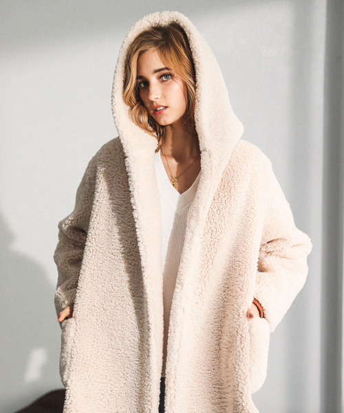 ALEXIA STAM(アリシアスタン)の「Boa Fleece Hooded Gown/ボアフリースフーディガウン(その他アウター・レディース・ブラウン/アイボリー・FREE)」の4枚目の写真