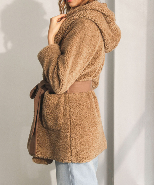 ALEXIA STAM(アリシアスタン)の「Boa Fleece Hooded Gown/ボアフリースフーディガウン(その他アウター・レディース・ブラウン/アイボリー・FREE)」の6枚目の写真