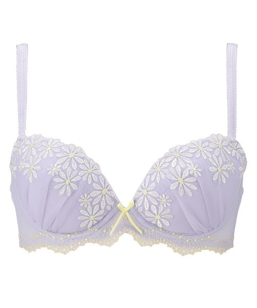 Triumph(トリンプ)の「【WEB限定】be sweet(ビースイート) マーガレットレース ブラ&ショーツセット(Lサイズショーツセット)【B,C,D,E,Fカップ】(ブラ&ショーツ・レディース・パープル/レモンイエロー/コーラルピンク/ネイビー・B75L/B80L/C75L/C80L/D75L/D80L/E75L/E80L/F75L/F80L/B65/B70/B75/C65/C70/C75/D65/D70/D75/E65/E70/E75/F65/F70/F75)」の3枚目の写真