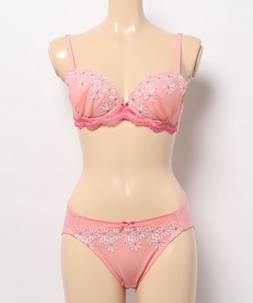 Triumph(トリンプ)の「【WEB限定】be sweet(ビースイート) マーガレットレース ブラ&ショーツセット(Lサイズショーツセット)【B,C,D,E,Fカップ】(ブラ&ショーツ・レディース・パープル/レモンイエロー/コーラルピンク/ネイビー・B75L/B80L/C75L/C80L/D75L/D80L/E75L/E80L/F75L/F80L/B65/B70/B75/C65/C70/C75/D65/D70/D75/E65/E70/E75/F65/F70/F75)」の15枚目の写真