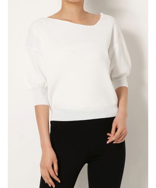 dazzlin（ダズリン）の「アシメＶネックボリュームスリーブプルオーバ（ニット/セーター・レディース・グリーン/オフホワイト/ネイビー/ベージュ・FREE）」の2枚目の写真