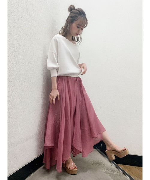 dazzlin（ダズリン）の「アシメＶネックボリュームスリーブプルオーバ（ニット/セーター・レディース・グリーン/オフホワイト/ネイビー/ベージュ・FREE）」の12枚目の写真