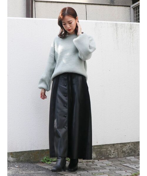 dazzlin（ダズリン）の「レザーライクフロントボタンスカート（スカート・レディース・ブラック/アイボリー・SMALL/MEDIUM）」の9枚目の写真