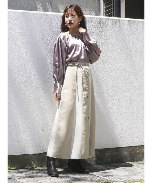 dazzlin（ダズリン）の「レザーライクフロントボタンスカート（スカート・レディース・ブラック/アイボリー・SMALL/MEDIUM）」の12枚目の写真