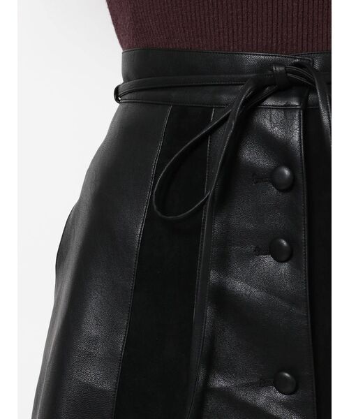 dazzlin（ダズリン）の「レザーライクフロントボタンスカート（スカート・レディース・ブラック/アイボリー・SMALL/MEDIUM）」の20枚目の写真