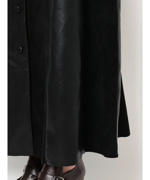 dazzlin（ダズリン）の「レザーライクフロントボタンスカート（スカート・レディース・ブラック/アイボリー・SMALL/MEDIUM）」の18枚目の写真