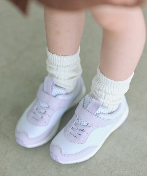 瞬足(シュンソク)の「【別注】<瞬足>スニーカー / キッズ 17cm-23cm(スニーカー・キッズ・ゴールド/ブラック/ネイビー/ダークグリーン/モカ/ライラック・18cm/20cm/22cm/23cm/21cm/19cm/17cm)」の5枚目の写真