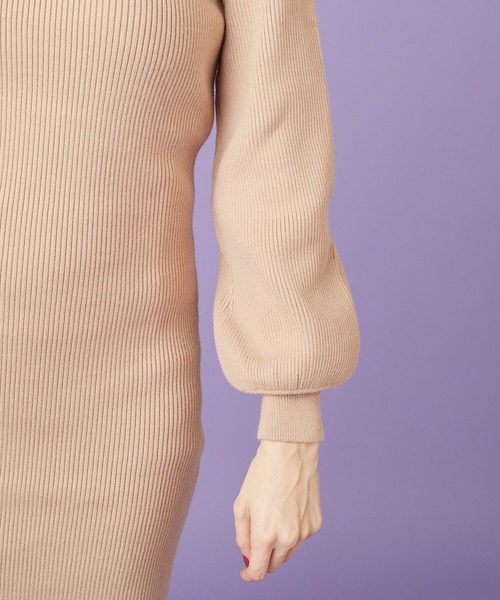 MIIA（ミーア）の「【丈が選べる】[低身長向け/高身長向けサイズ対応][ZOZO限定カラー/サイズ]パフスリーブニットタイトワンピース（ワンピース・レディース・ブラック/ベージュ/パープル/ブラウン/ボルドー/その他/オレンジ/ブラック系その他/グリーン・SMALL/MEDIUM/X-SMALL）」の11枚目の写真