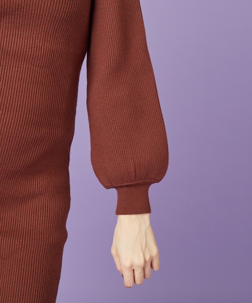 MIIA（ミーア）の「【丈が選べる】[低身長向け/高身長向けサイズ対応][ZOZO限定カラー/サイズ]パフスリーブニットタイトワンピース（ワンピース・レディース・ブラック/ベージュ/パープル/ブラウン/ボルドー/その他/オレンジ/ブラック系その他/グリーン・SMALL/MEDIUM/X-SMALL）」の13枚目の写真