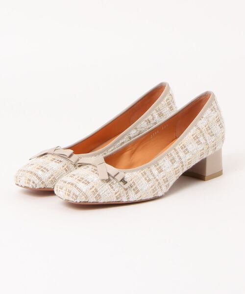 LANVIN en Bleu(ランバンオンブルー)の「スクエアトゥリボンモチーフパンプス(パンプス・レディース・ブラック系その他2/ブルー系その他4/ブラック系その他7/ベージュ系その他3/ブラック/プラチナム/グレー/ブラック系その他/アイボリー/サンドベージュ/ブラック系その他4/ベージュ/グレー系その他5/ブラック系その他3/ベージュ系その他/ネイビー/ブラック系その他5/ベージュ系その他4/ブラック系その他6/ベージュ系その他2/グレイッシュベージュ・24.0cm/24.5cm/23.5cm/22.5cm/23.0cm/22.0cm)」の12枚目の写真