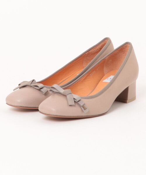 LANVIN en Bleu(ランバンオンブルー)の「スクエアトゥリボンモチーフパンプス(パンプス・レディース・ブラック系その他2/ブルー系その他4/ブラック系その他7/ベージュ系その他3/ブラック/プラチナム/グレー/ブラック系その他/アイボリー/サンドベージュ/ブラック系その他4/ベージュ/グレー系その他5/ブラック系その他3/ベージュ系その他/ネイビー/ブラック系その他5/ベージュ系その他4/ブラック系その他6/ベージュ系その他2/グレイッシュベージュ・24.0cm/24.5cm/23.5cm/22.5cm/23.0cm/22.0cm)」の15枚目の写真