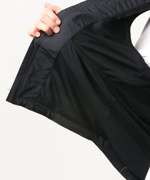 Reebok（リーボック）の「eightyone ウーブン ベスト （ベスト・メンズ・ブラック・XX-LARGE/LARGE/X-LARGE/MEDIUM/XXX-LARGE/SMALL）」の6枚目の写真