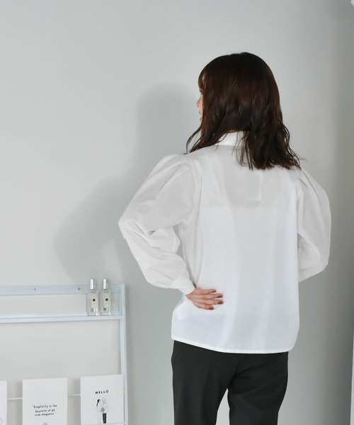 Cheri（シェリ）の「袖ボリュームタックブラウス Cheri/シェリ（シャツ/ブラウス・レディース・イエロー/ブラック/アイボリー/ブルー・FREE）」の10枚目の写真