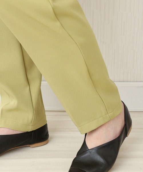 libelle more(リベル モア)の「T/Pu ツインテーパードパンツ(スラックス・レディース・アイボリー/ブラック/グリーン系その他/ベージュ/ブルー・FREE)」の13枚目の写真