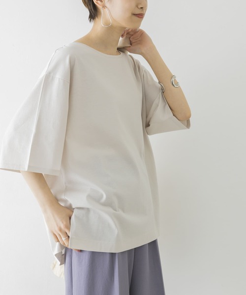 URBAN RESEARCH（アーバンリサーチ）の「ペルビアンコットンルーズTシャツ（Tシャツ/カットソー・レディース・チャコールグレー/ライトカーキ/アイボリー・FREE）」の2枚目の写真