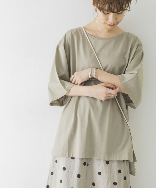 URBAN RESEARCH（アーバンリサーチ）の「ペルビアンコットンルーズTシャツ（Tシャツ/カットソー・レディース・チャコールグレー/ライトカーキ/アイボリー・FREE）」の4枚目の写真