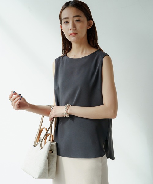 LOUNGEDRESS(ラウンジドレス)の「ジョーゼットノースリブラウス(シャツ/ブラウス・レディース・チャコールグレー/オフホワイト・FREE)」の9枚目の写真