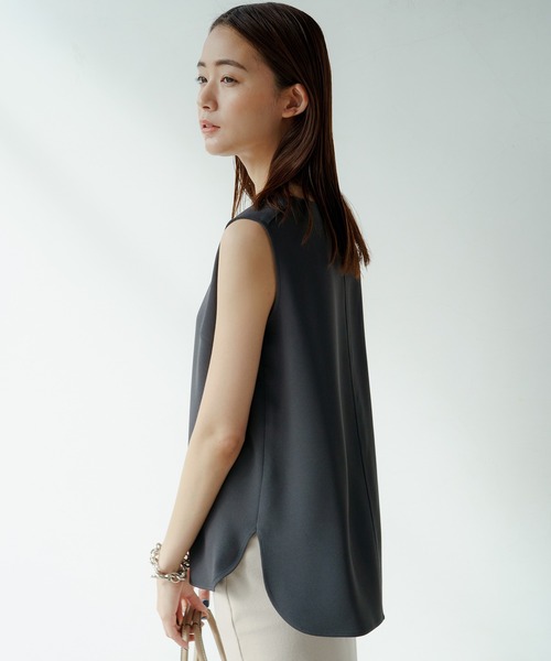 LOUNGEDRESS(ラウンジドレス)の「ジョーゼットノースリブラウス(シャツ/ブラウス・レディース・チャコールグレー/オフホワイト・FREE)」の22枚目の写真