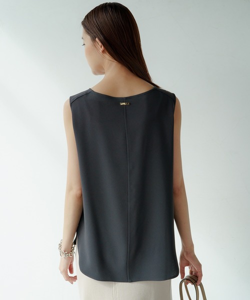 LOUNGEDRESS(ラウンジドレス)の「ジョーゼットノースリブラウス(シャツ/ブラウス・レディース・チャコールグレー/オフホワイト・FREE)」の12枚目の写真