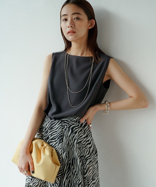 LOUNGEDRESS(ラウンジドレス)の「ジョーゼットノースリブラウス(シャツ/ブラウス・レディース・チャコールグレー/オフホワイト・FREE)」の8枚目の写真