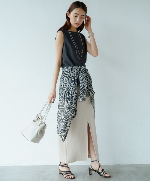 LOUNGEDRESS(ラウンジドレス)の「ジョーゼットノースリブラウス(シャツ/ブラウス・レディース・チャコールグレー/オフホワイト・FREE)」の11枚目の写真