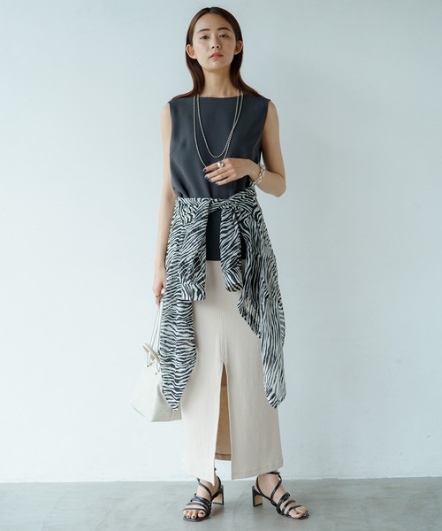 LOUNGEDRESS(ラウンジドレス)の「ジョーゼットノースリブラウス(シャツ/ブラウス・レディース・チャコールグレー/オフホワイト・FREE)」の18枚目の写真