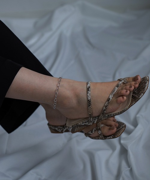 PAS TIERRA(パティエラ)の「-Chaine- 長丸ラージチェーンアンクレット(アンクレット・レディース・シルバー/イエローゴールド・FREE)」の4枚目の写真