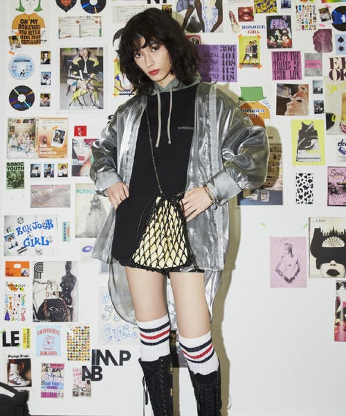 Bonjour Girl（ボンジュールガール）の「【Bonjour Girl】メッシュ×ナイロン巾着バッグ（ショルダーバッグ・レディース・ブラック/シルバー・FREE）」の11枚目の写真