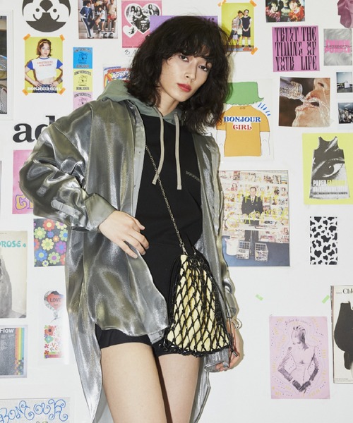 Bonjour Girl（ボンジュールガール）の「【Bonjour Girl】メッシュ×ナイロン巾着バッグ（ショルダーバッグ・レディース・ブラック/シルバー・FREE）」の15枚目の写真