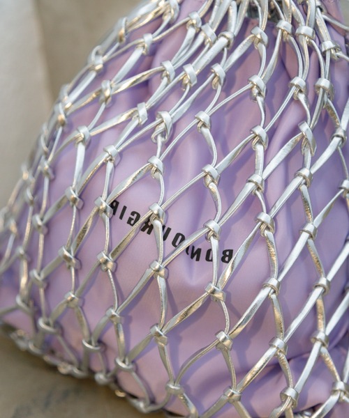 Bonjour Girl（ボンジュールガール）の「【Bonjour Girl】メッシュ×ナイロン巾着バッグ（ショルダーバッグ・レディース・ブラック/シルバー・FREE）」の17枚目の写真