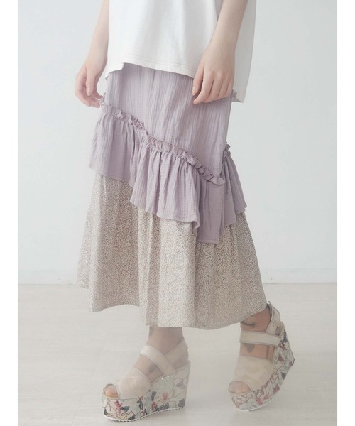 merry jenny（メリージェニー）の「floralティアードフレアスカート（スカート・レディース・ブラック/ベージュ/ラベンダー・FREE）」の3枚目の写真