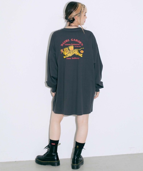 X-girl（エックスガール）の「DELIVERY L/S TEE DRESS（ワンピース・レディース・チャコール/ホワイト/イエロー・S/M）」の17枚目の写真