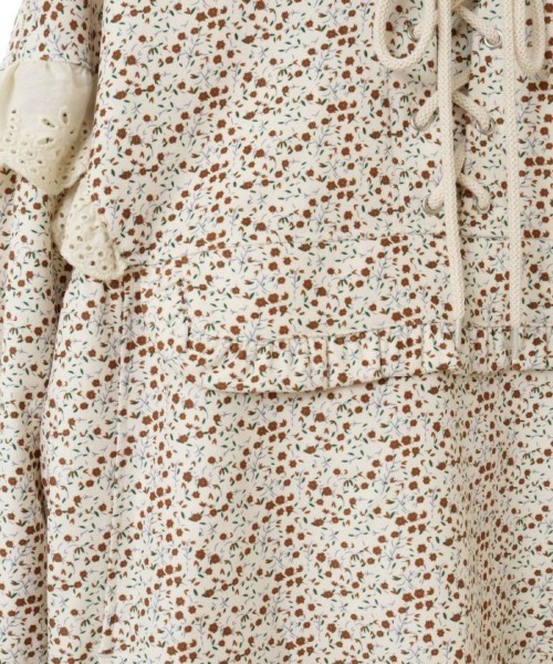 Candy Stripper（キャンディストリッパー）の「FLORAL GIRLY FRILL SWITCHED アノラック（その他アウター・レディース・ブラック/アイボリー・2）」の10枚目の写真