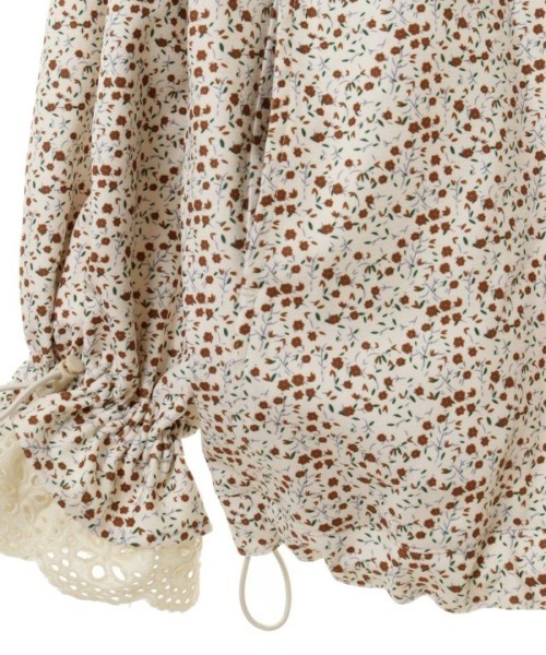 Candy Stripper（キャンディストリッパー）の「FLORAL GIRLY FRILL SWITCHED アノラック（その他アウター・レディース・ブラック/アイボリー・2）」の11枚目の写真