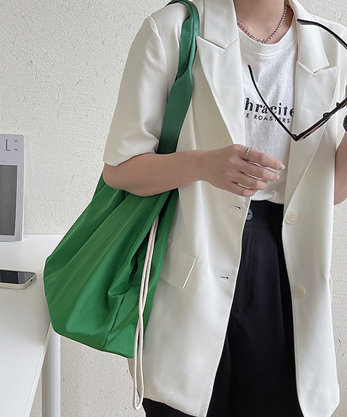 c.u.l(シーユーエル)の「【c.u.l】無地ナイロン 巾着ショルダーバッグ cula255(ショルダーバッグ・レディース・アイボリー/イエロー/グリーン/ブラック・FREE)」の7枚目の写真