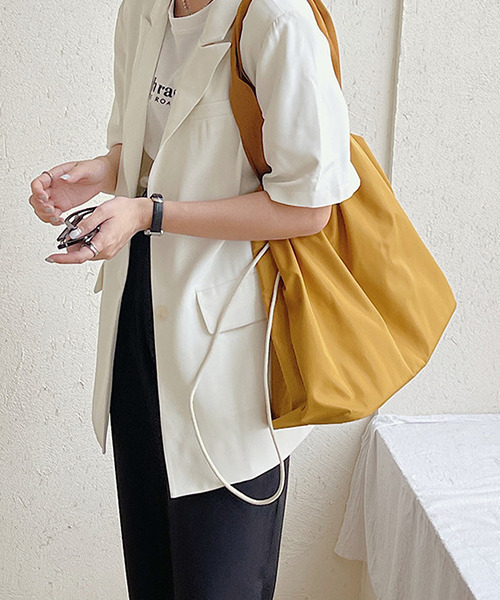 c.u.l(シーユーエル)の「【c.u.l】無地ナイロン 巾着ショルダーバッグ cula255(ショルダーバッグ・レディース・アイボリー/イエロー/グリーン/ブラック・FREE)」の11枚目の写真