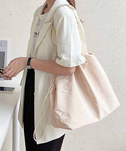 c.u.l(シーユーエル)の「【c.u.l】無地ナイロン 巾着ショルダーバッグ cula255(ショルダーバッグ・レディース・アイボリー/イエロー/グリーン/ブラック・FREE)」の12枚目の写真