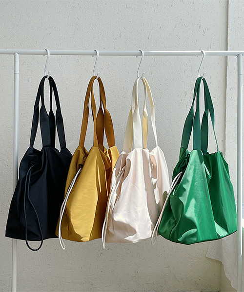 c.u.l(シーユーエル)の「【c.u.l】無地ナイロン 巾着ショルダーバッグ cula255(ショルダーバッグ・レディース・アイボリー/イエロー/グリーン/ブラック・FREE)」の13枚目の写真