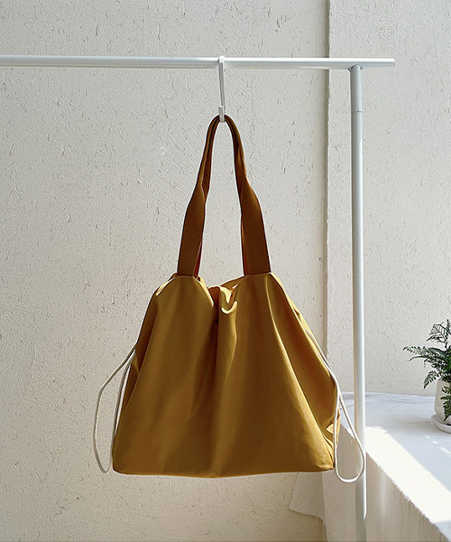 c.u.l(シーユーエル)の「【c.u.l】無地ナイロン 巾着ショルダーバッグ cula255(ショルダーバッグ・レディース・アイボリー/イエロー/グリーン/ブラック・FREE)」の21枚目の写真