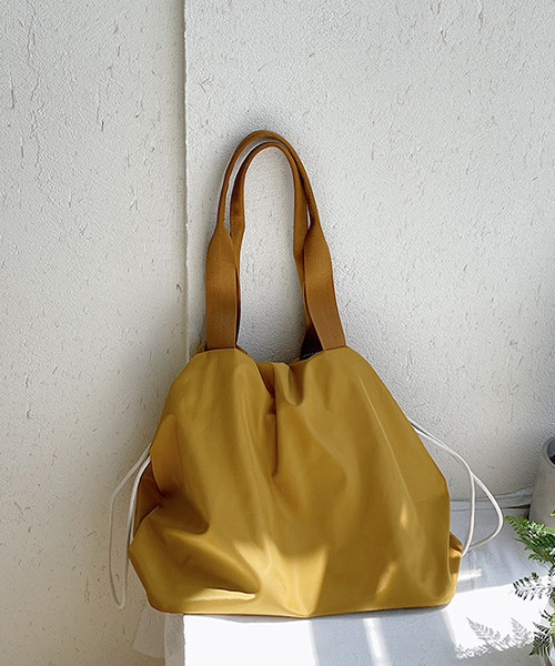 c.u.l(シーユーエル)の「【c.u.l】無地ナイロン 巾着ショルダーバッグ cula255(ショルダーバッグ・レディース・アイボリー/イエロー/グリーン/ブラック・FREE)」の22枚目の写真