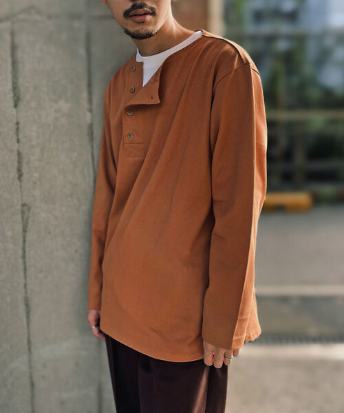 GLOSTER(グロスター)の「【GLOSTER/グロスター】変形ヘンリーネック ロングスリーブTシャツ(Tシャツ/カットソー・メンズ・ミント/レンガ/ホワイト・LARGE/MEDIUM)」の1枚目の写真